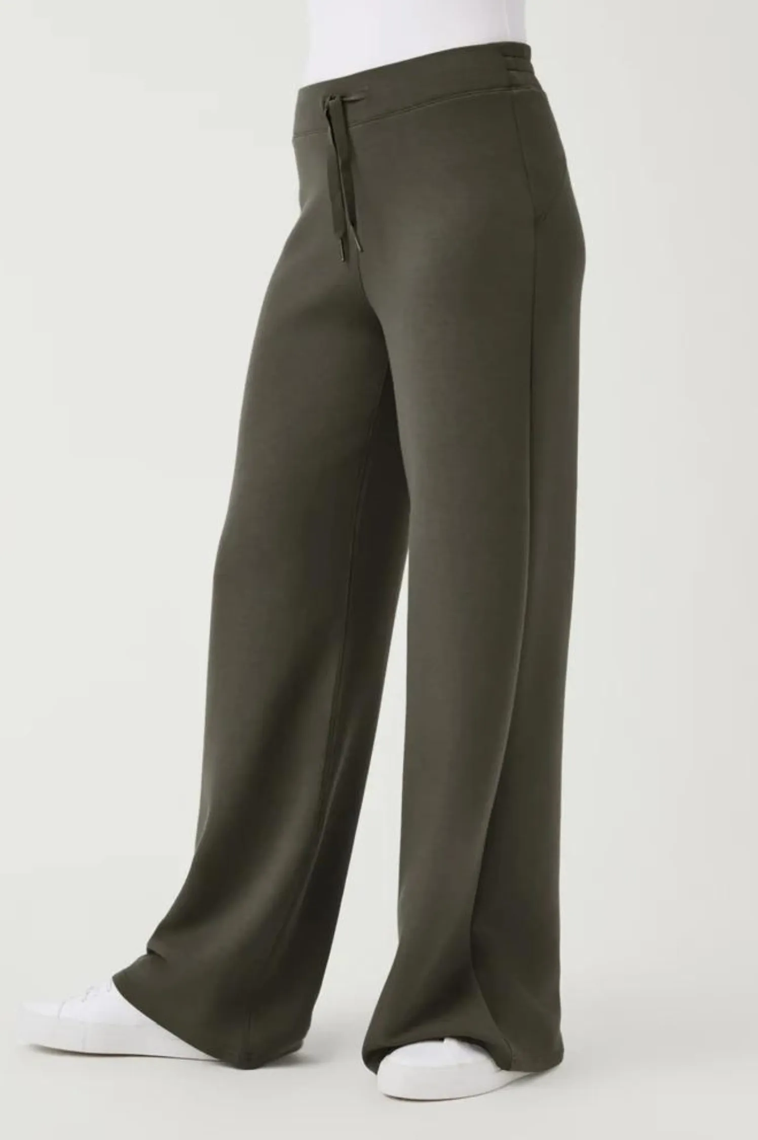 AirEssentials Wide Leg Pant