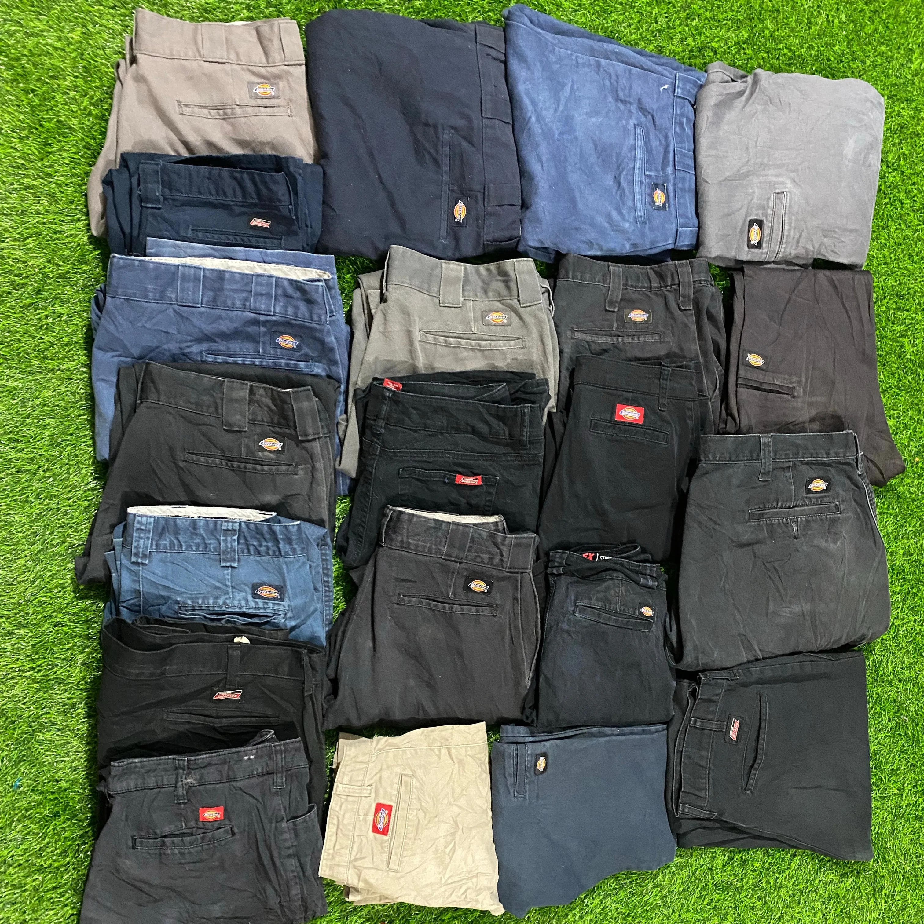 Back in Style: The Vintage Charm of Dickies More than 50 pcs Grade C