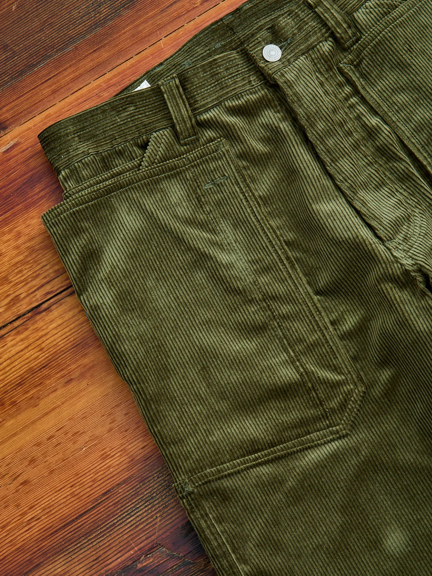 Fall Leaf Gardener Pants in Olive 9W Corduroy