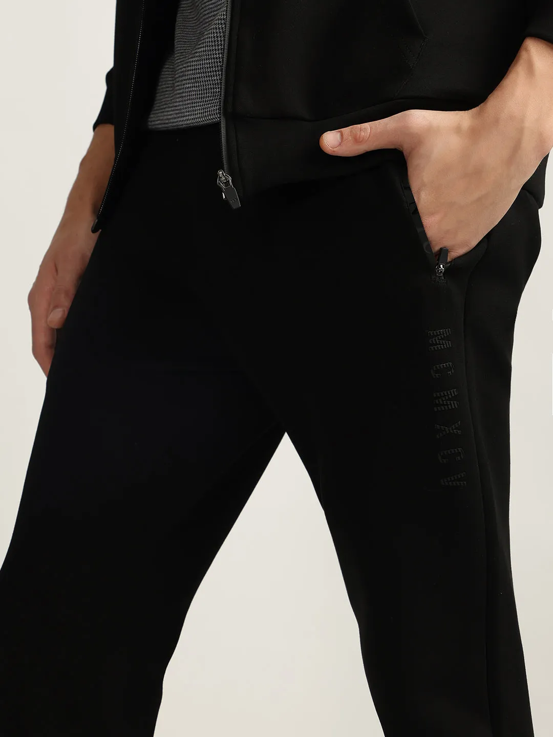 Iconic Men Black Solid Regular Fit Joggers Style Sweatpant