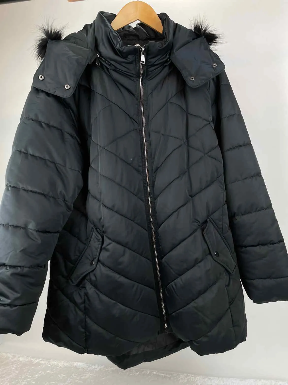 Lane Bryant Size 14/16 Black Down quilted Coat