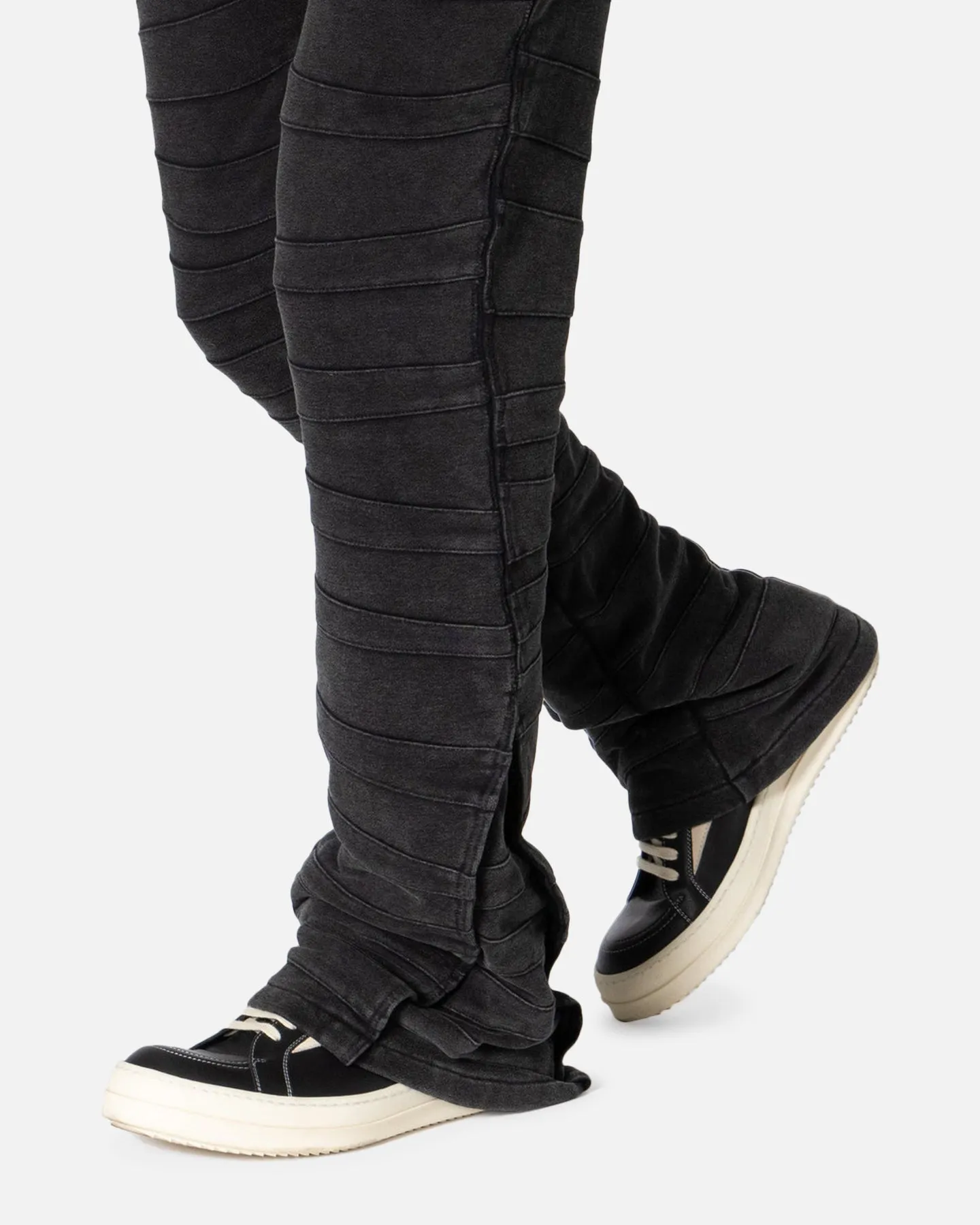 MNML Crease Panel Sweatpants Washed Black