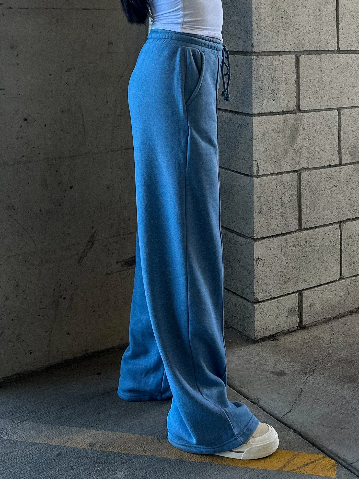 Relaxed Wide Leg Sweatpants - Blue