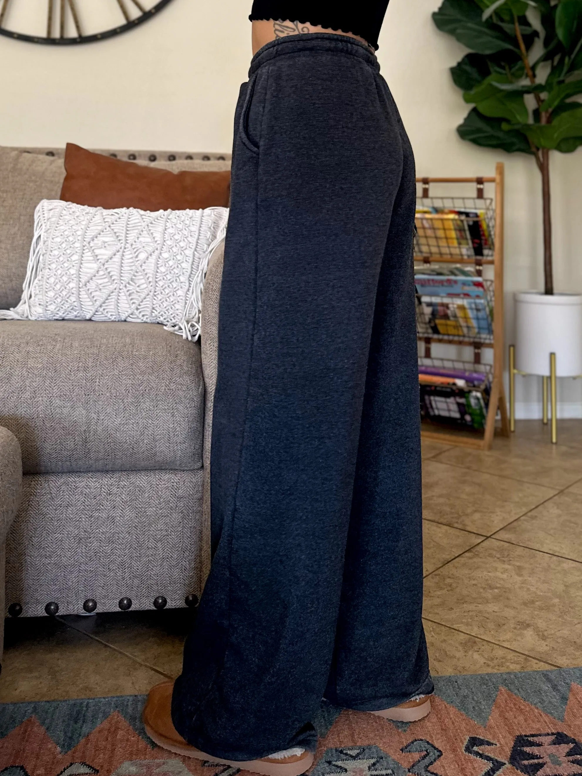 Relaxed Wide Leg Sweatpants - Washed Black